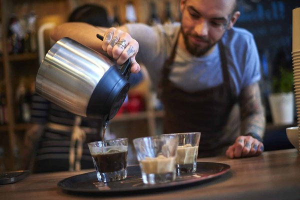Comment choisir et utiliser une machine à café pour des espresso de qualité barista?